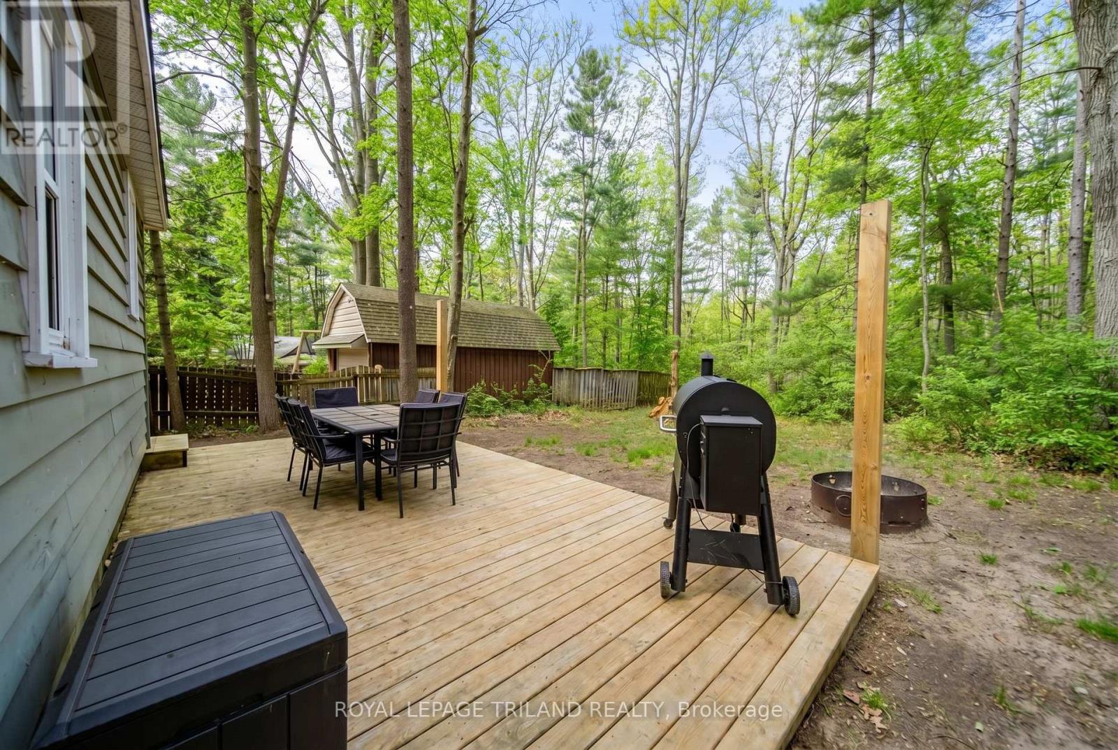 10264 Beach O Pines Road, Lambton Shores (Grand Bend), Ontario  N0M 1T0 - Photo 38 - X13083384