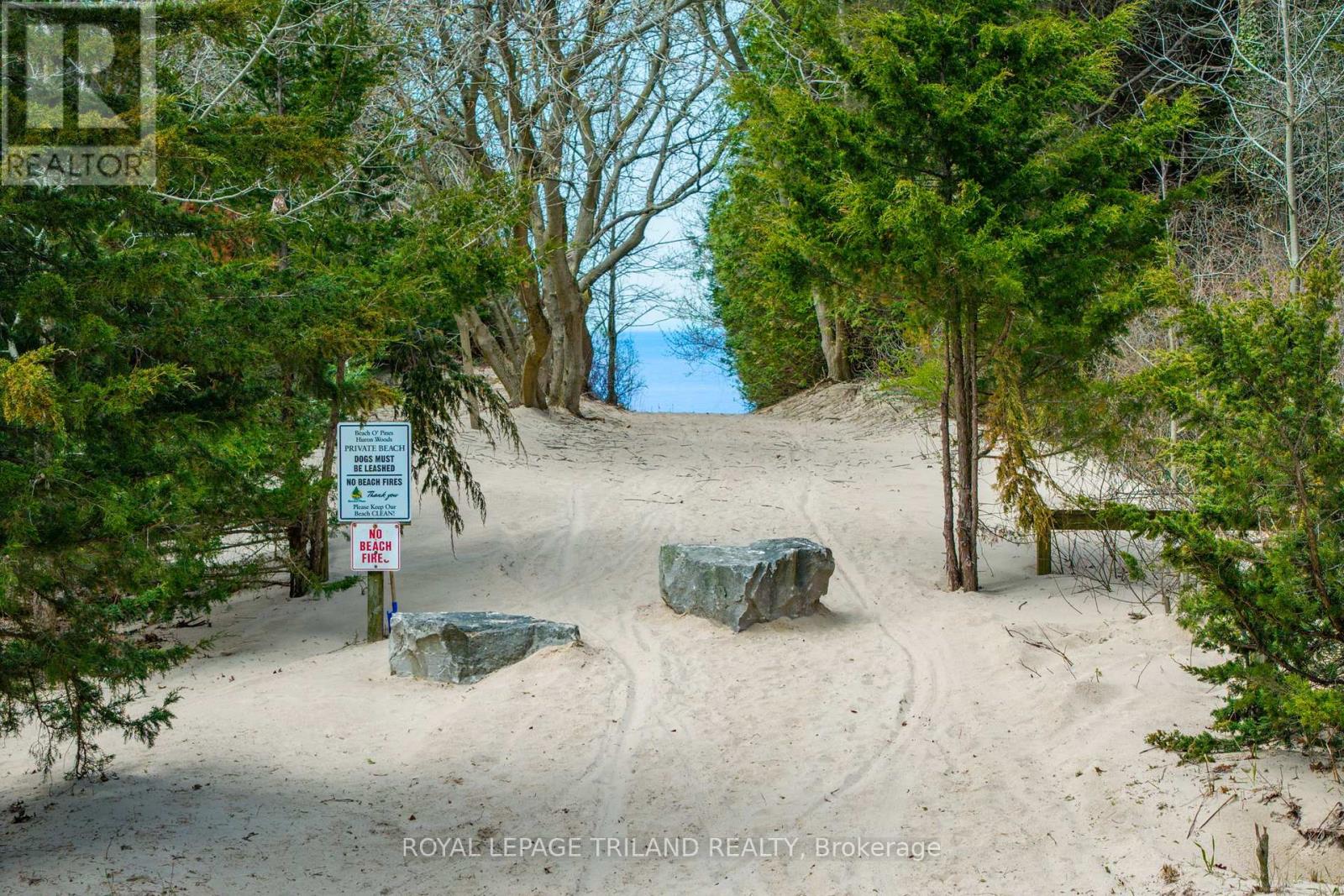 10264 Beach O Pines Road, Lambton Shores (Grand Bend), Ontario  N0M 1T0 - Photo 46 - X13083384