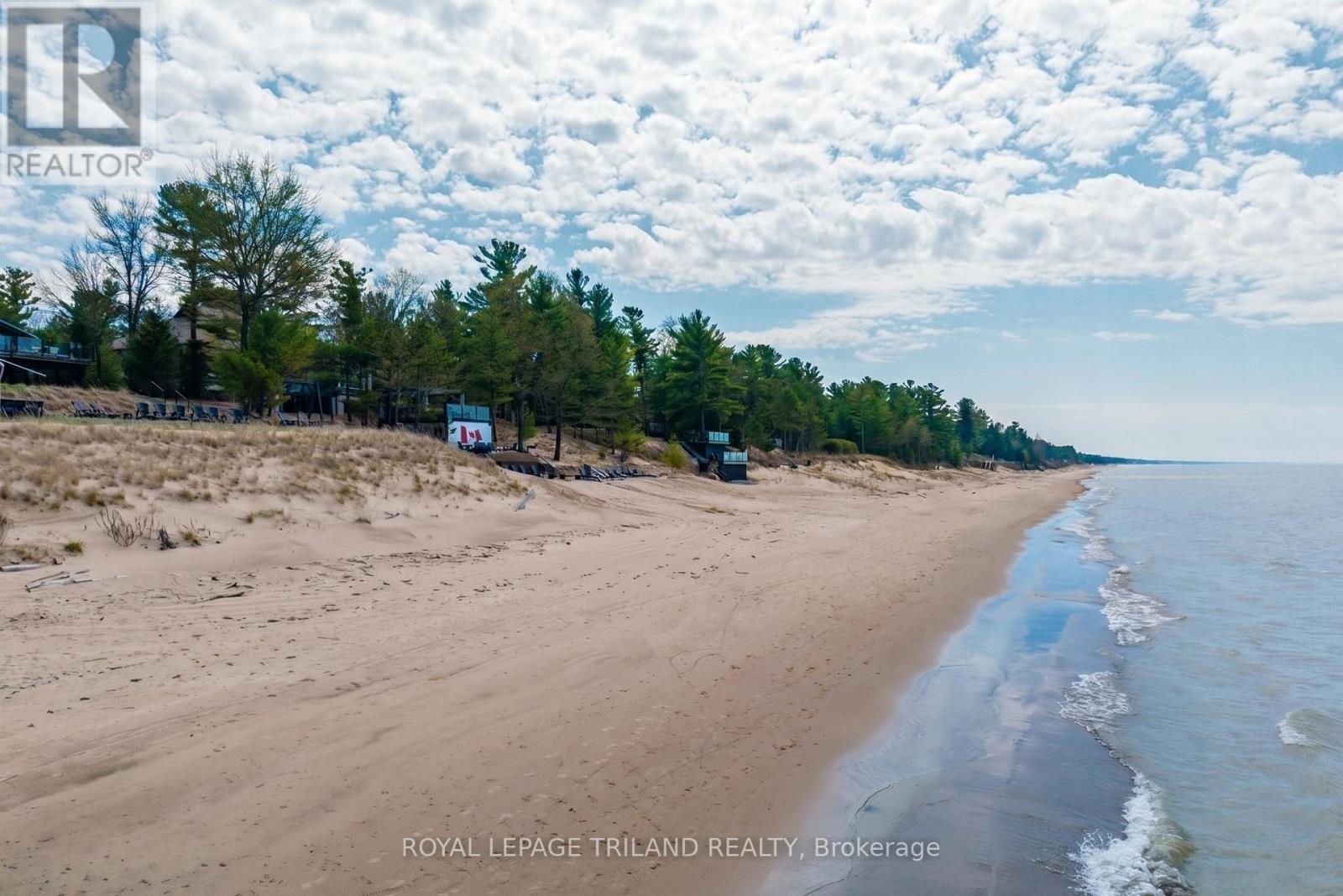 10264 Beach O Pines Road, Lambton Shores (Grand Bend), Ontario  N0M 1T0 - Photo 47 - X13083384