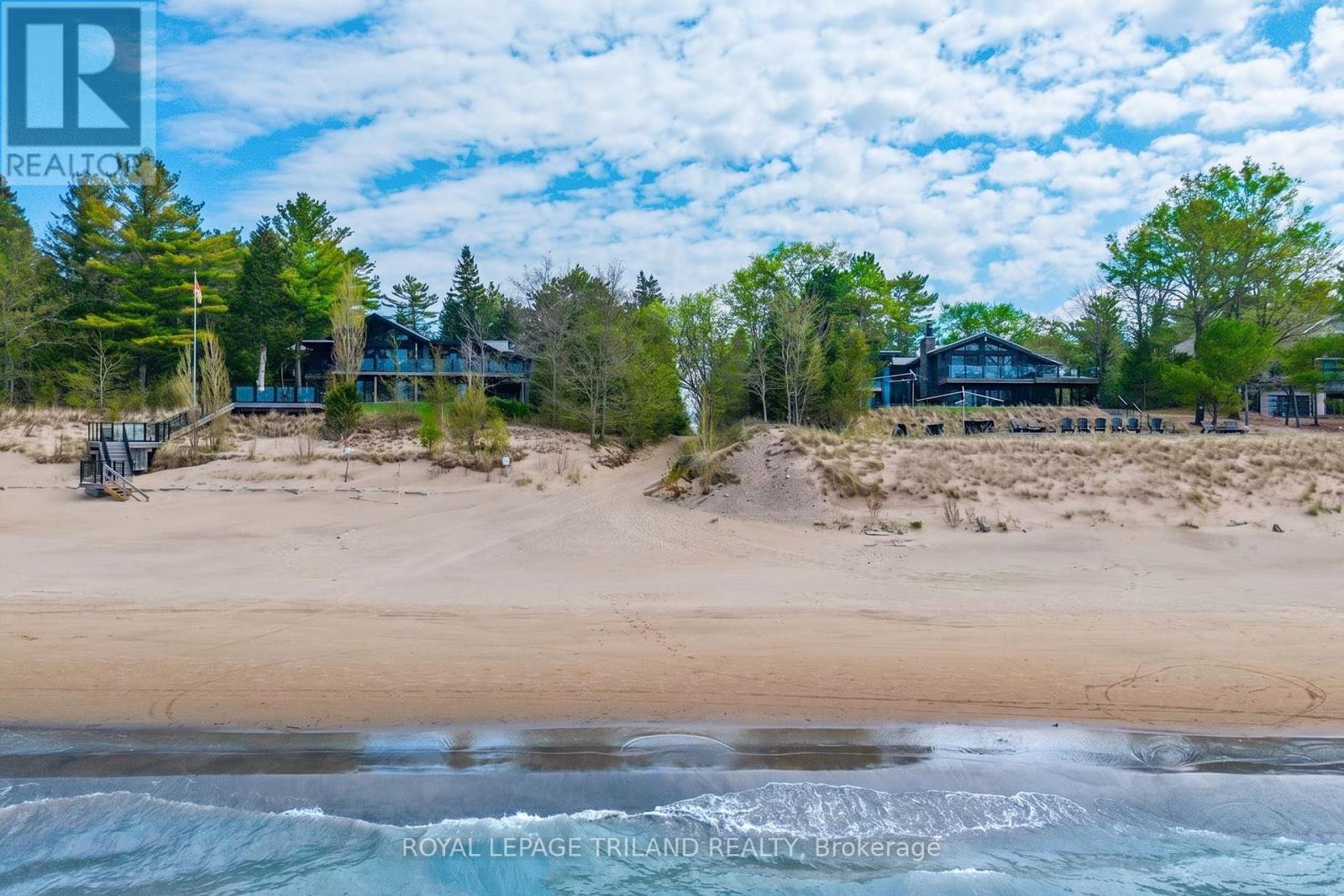 10264 Beach O Pines Road, Lambton Shores (Grand Bend), Ontario  N0M 1T0 - Photo 5 - X13083384