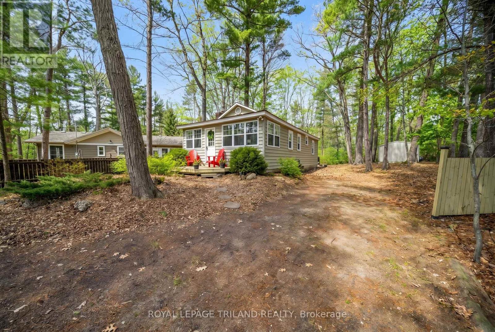 10264 Beach O Pines Road, Lambton Shores (Grand Bend), Ontario  N0M 1T0 - Photo 8 - X13083384