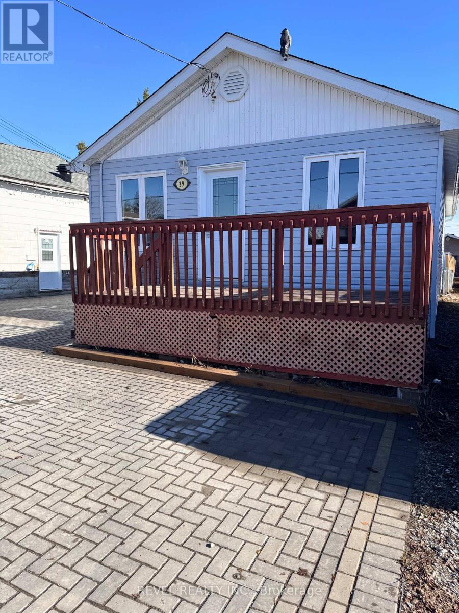 39 Crescent Avenue, Timmins (Tm - Tnw - Algonquin To Jubilee), Ontario  P4N 4H9 - Photo 2 - T13083360