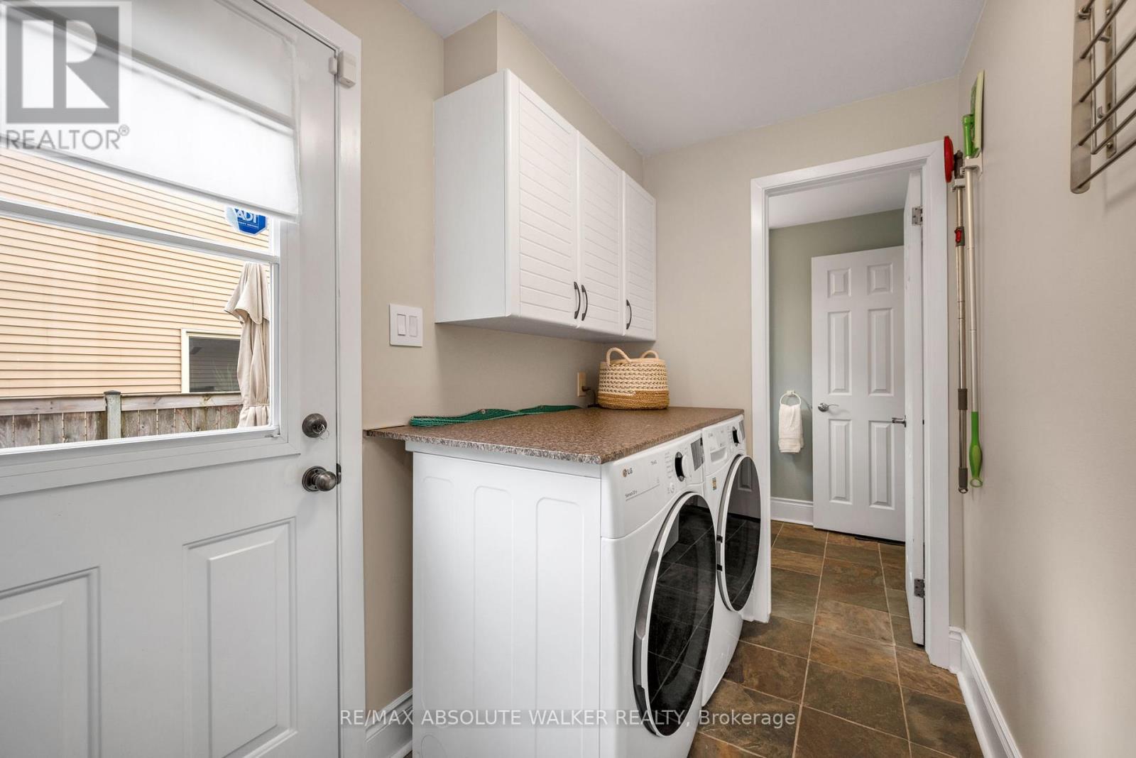 5935 Meadowglen Drive, Ottawa, Ontario  K1C 5Z6 - Photo 15 - X13083018