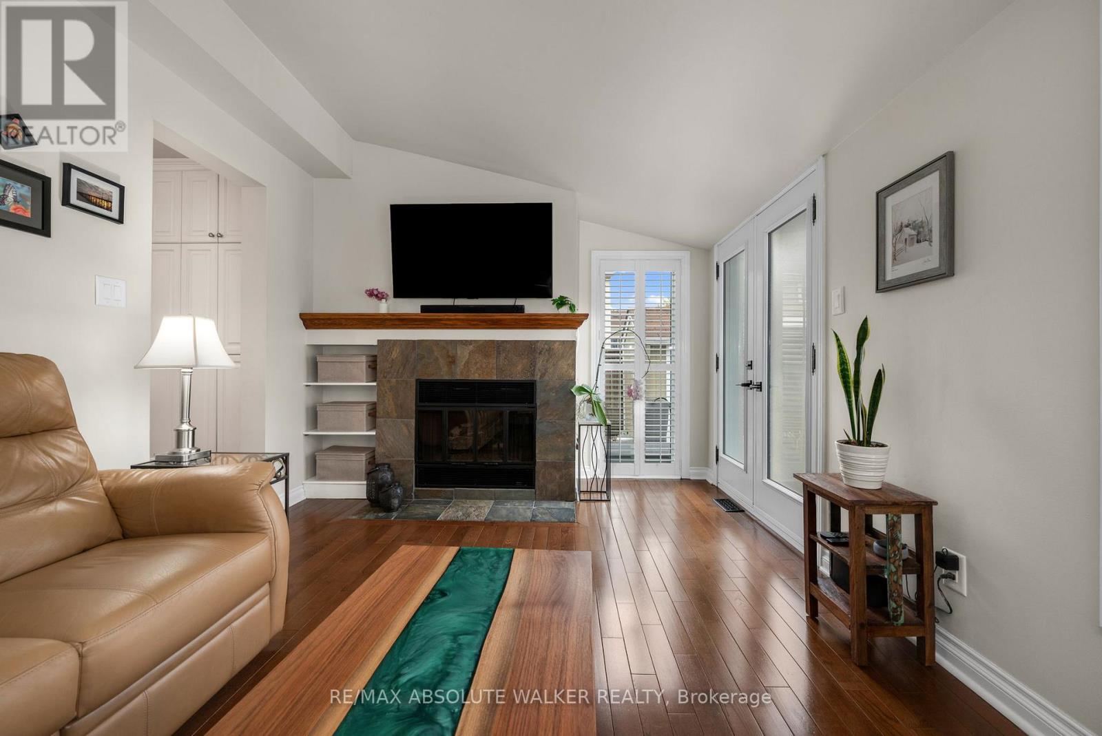 5935 Meadowglen Drive, Ottawa, Ontario  K1C 5Z6 - Photo 18 - X13083018
