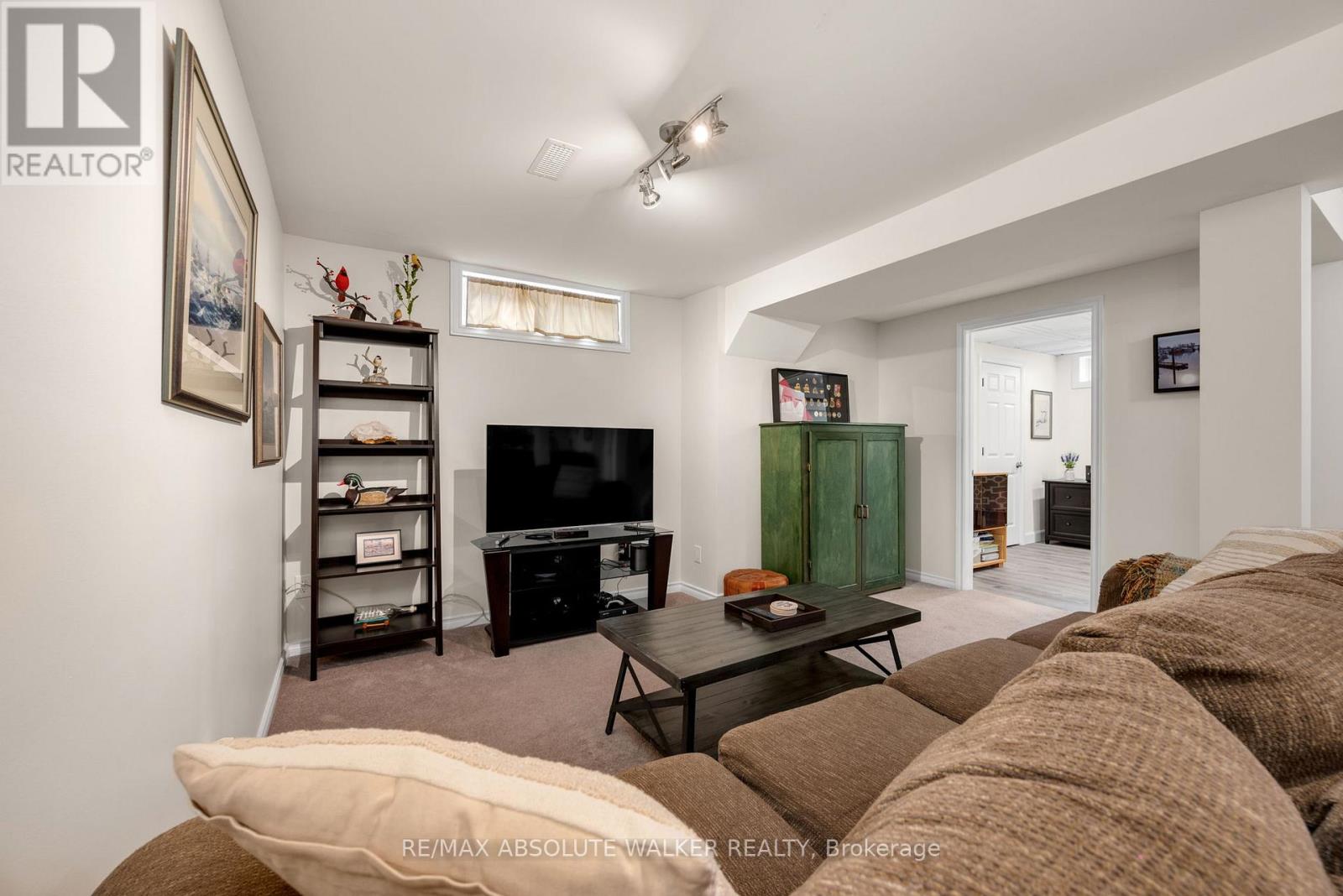 5935 Meadowglen Drive, Ottawa, Ontario  K1C 5Z6 - Photo 35 - X13083018