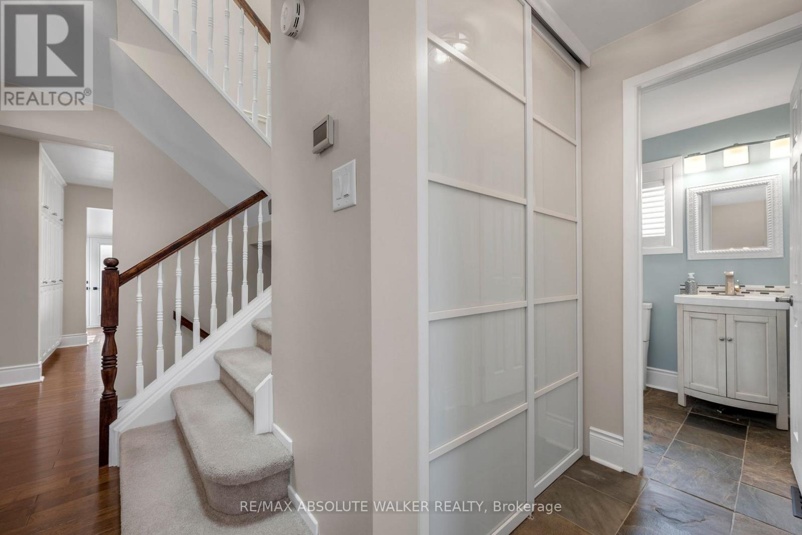 5935 Meadowglen Drive, Ottawa, Ontario  K1C 5Z6 - Photo 4 - X13083018