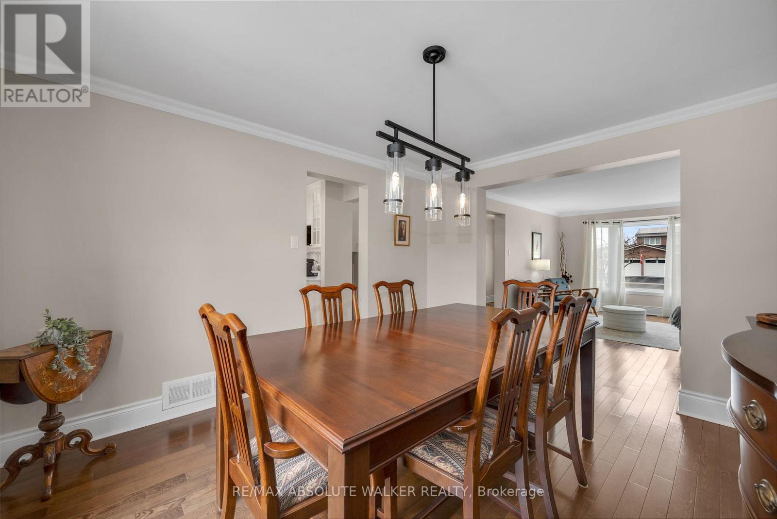 5935 Meadowglen Drive, Ottawa, Ontario  K1C 5Z6 - Photo 8 - X13083018