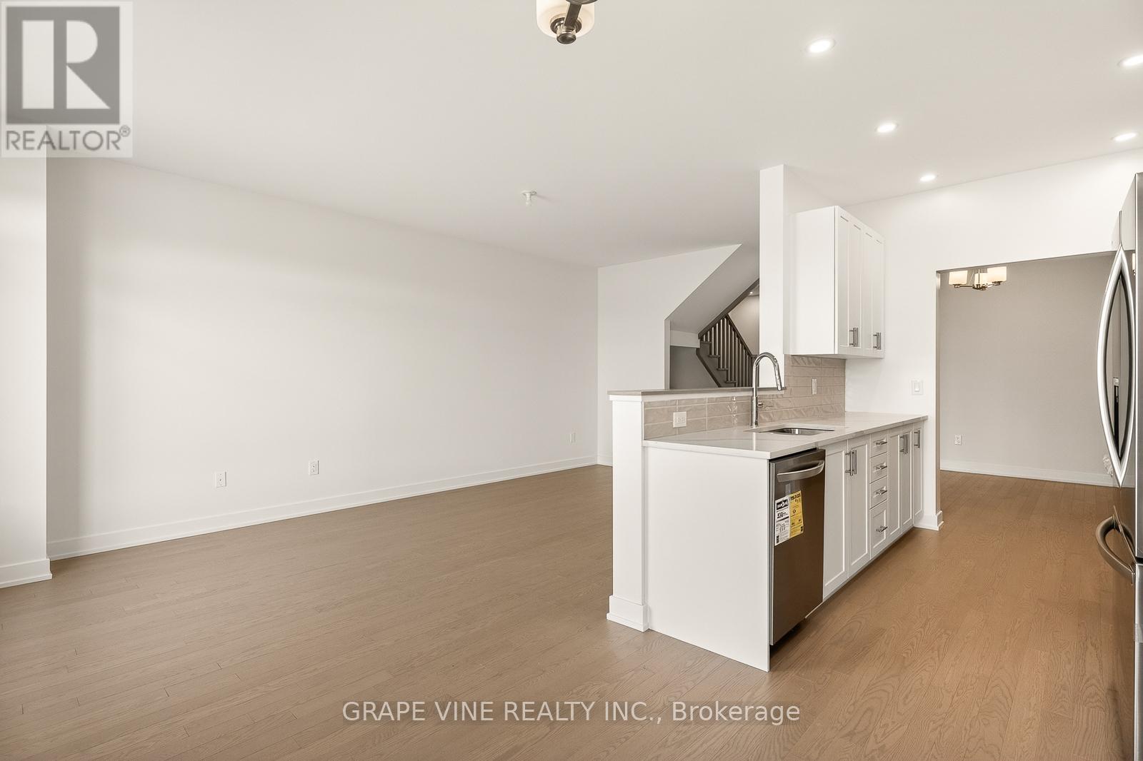 122 San Felice Circle, Ottawa, Ontario  K2S 2S7 - Photo 19 - X13083078