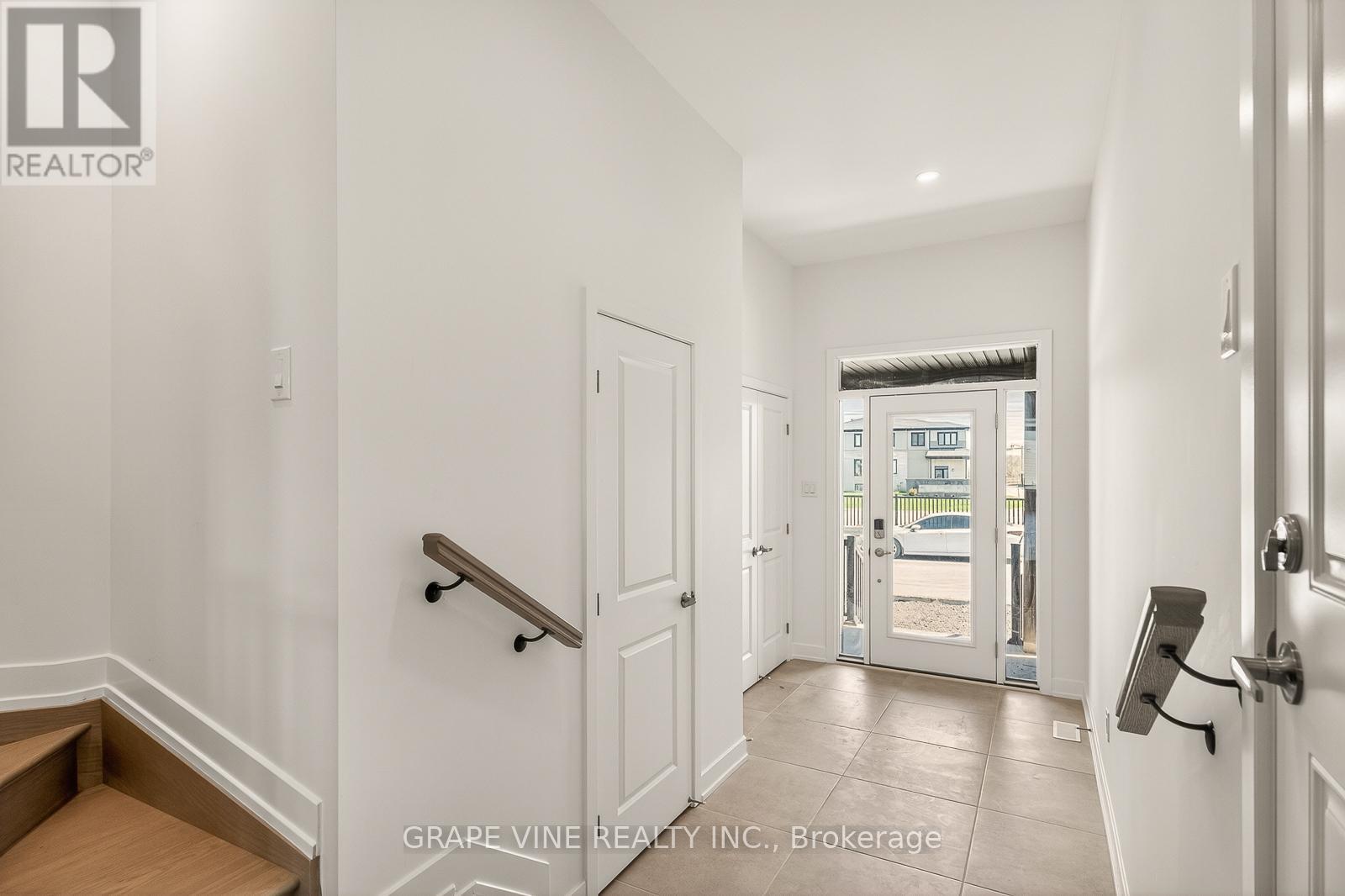 122 San Felice Circle, Ottawa, Ontario  K2S 2S7 - Photo 5 - X13083078