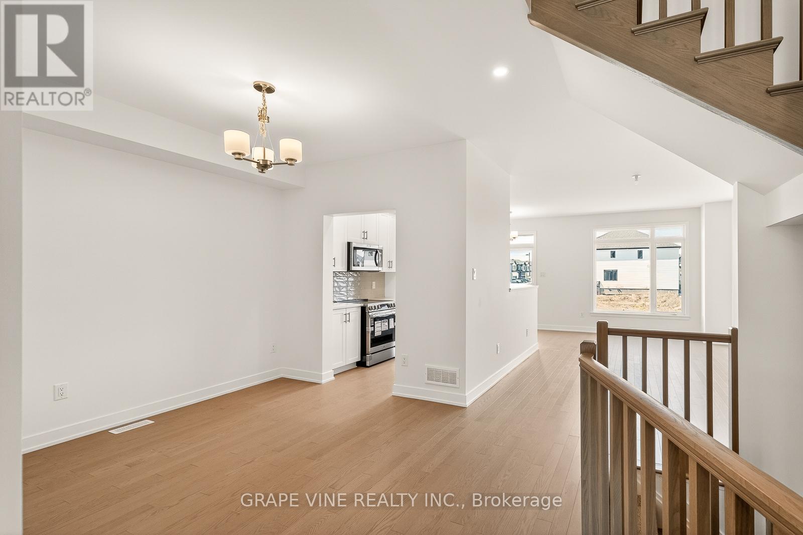 122 San Felice Circle, Ottawa, Ontario  K2S 2S7 - Photo 8 - X13083078