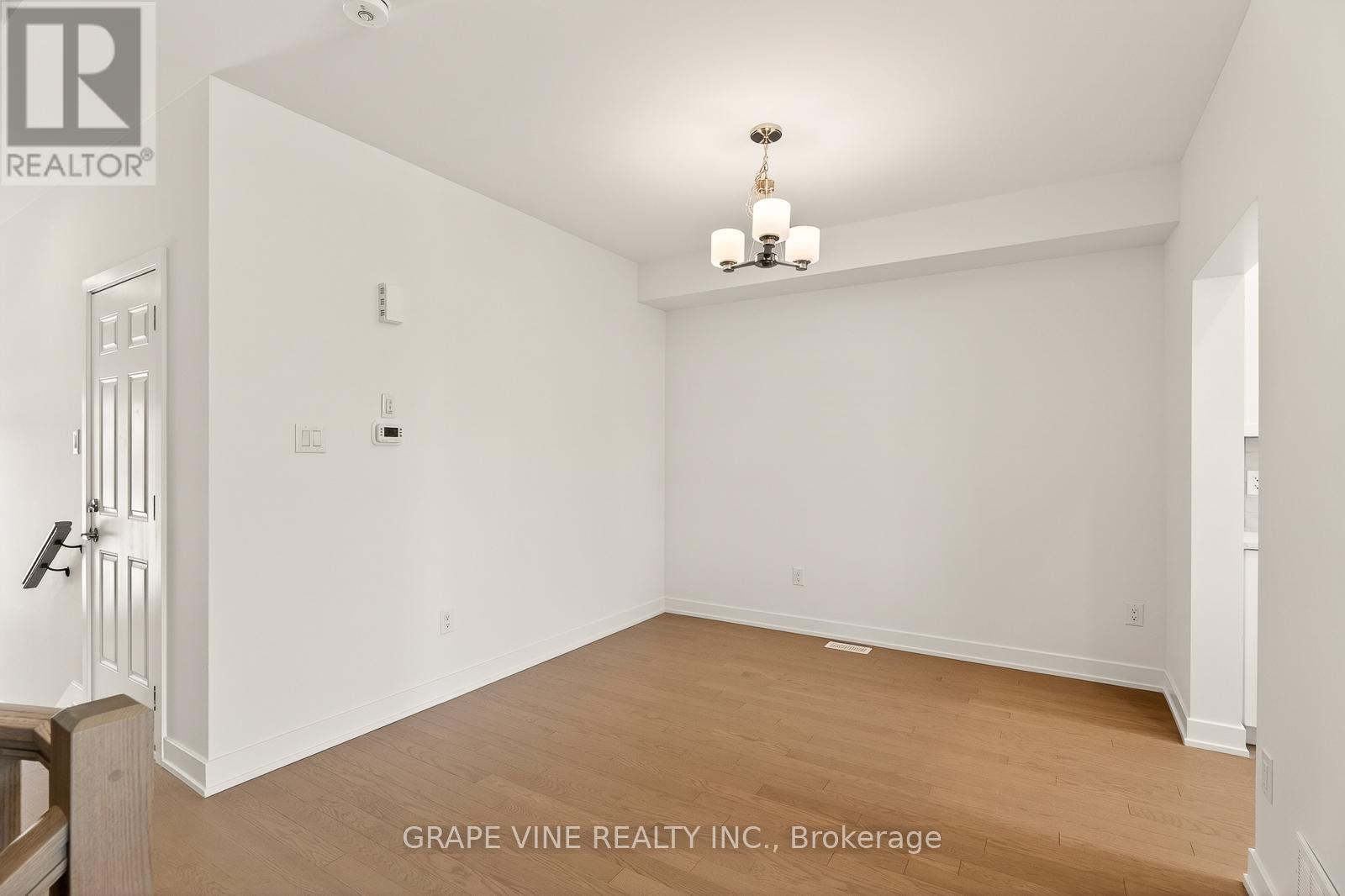 122 San Felice Circle, Ottawa, Ontario  K2S 2S7 - Photo 9 - X13083078
