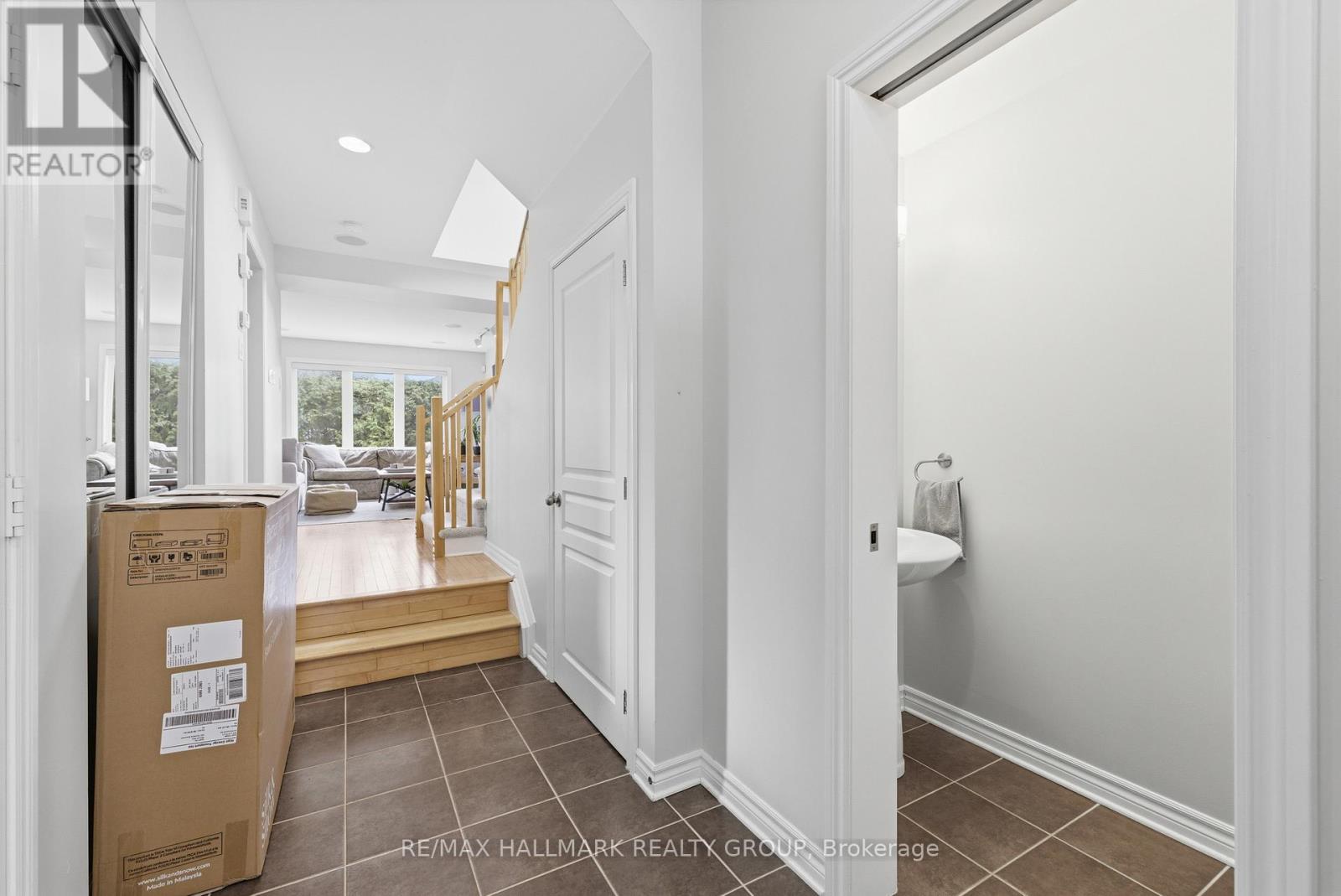 266 Tandalee Crescent, Ottawa, Ontario  K2M 0A1 - Photo 4 - X13083270
