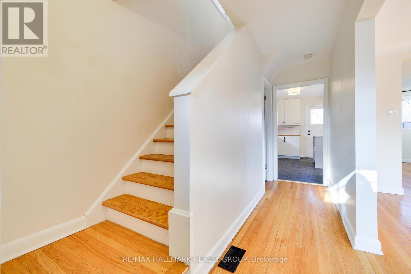 1213 Emperor Avenue, Ottawa, Ontario  K1Z 8C3 - Photo 2 - X13083304
