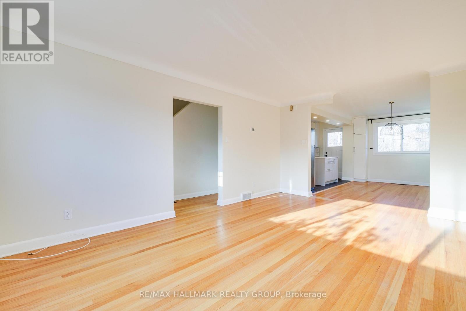 1213 Emperor Avenue, Ottawa, Ontario  K1Z 8C3 - Photo 4 - X13083304