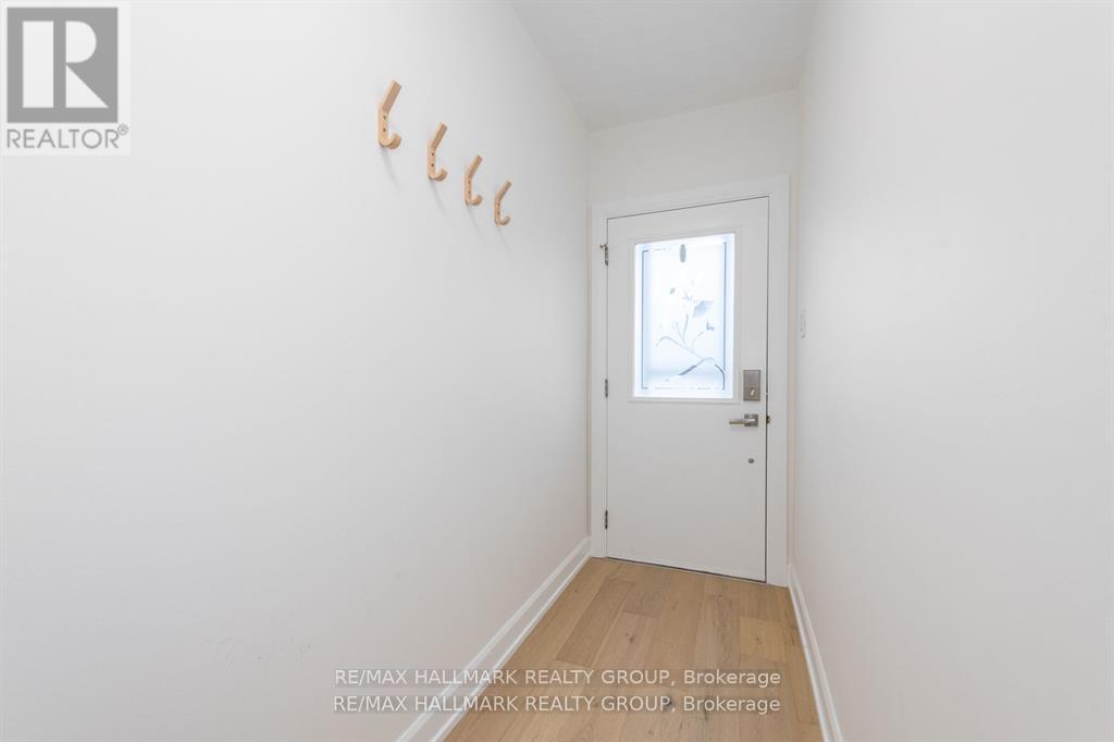 324 Montfort Street, Ottawa, Ontario  K1L 5N4 - Photo 2 - X13083382