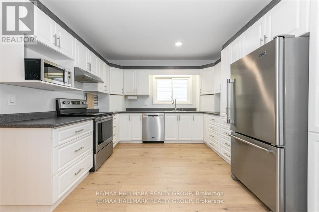 324 Montfort Street, Ottawa, Ontario  K1L 5N4 - Photo 3 - X13083382