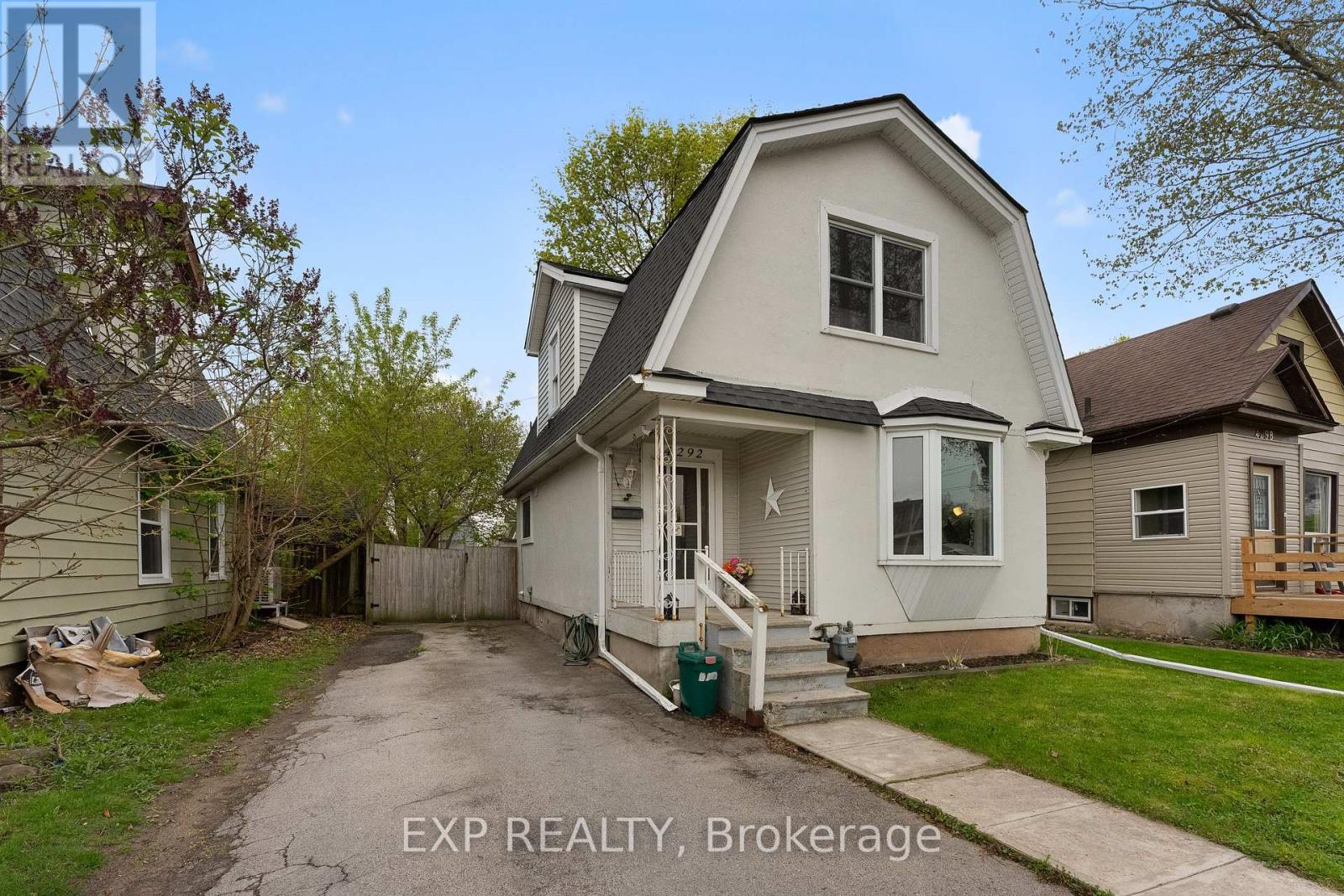 4292 Ferguson Street, Niagara Falls, Ontario  L2E 2X9 - Photo 2 - X13083210