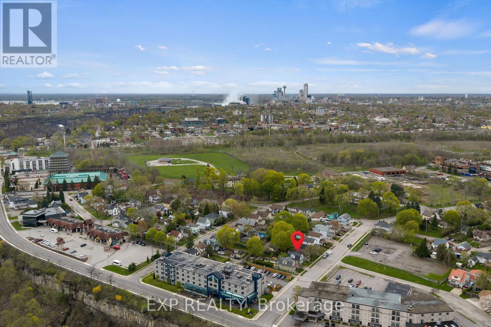4292 Ferguson Street, Niagara Falls, Ontario  L2E 2X9 - Photo 4 - X13083210