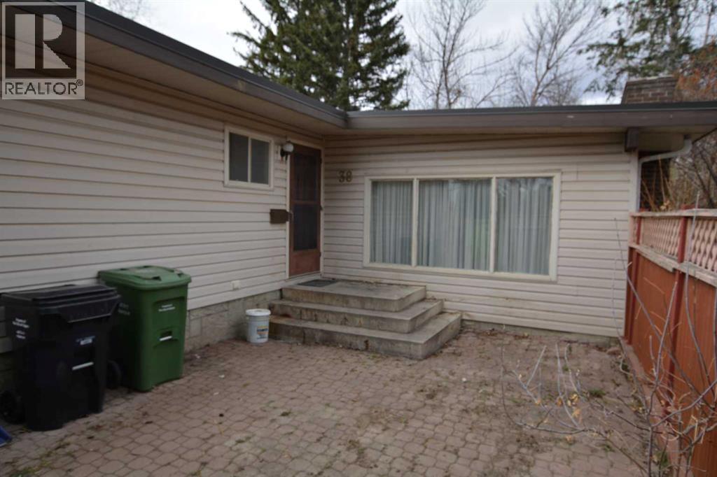 38 Dalrymple Green NW, Calgary, Alberta  T3A 1Y2 - Photo 3 - A2307395