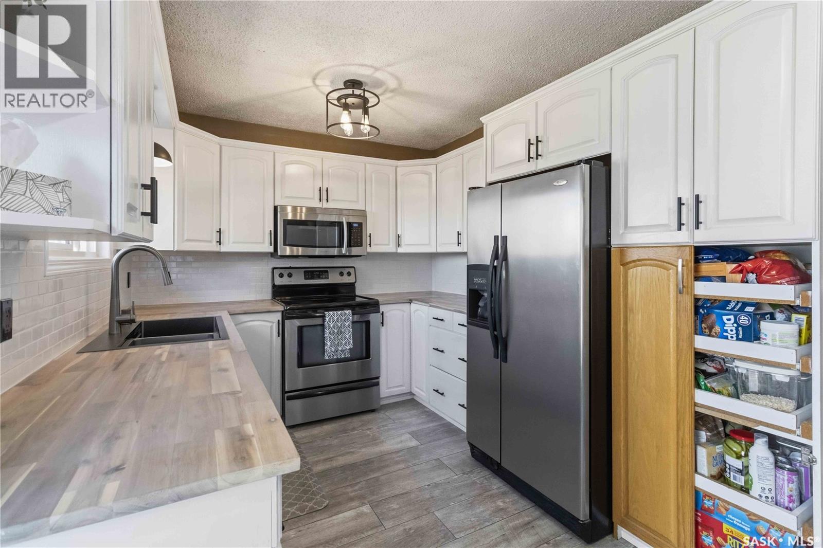 401 3rd Street N, Martensville, Saskatchewan  S0K 2T2 - Photo 8 - SK034849