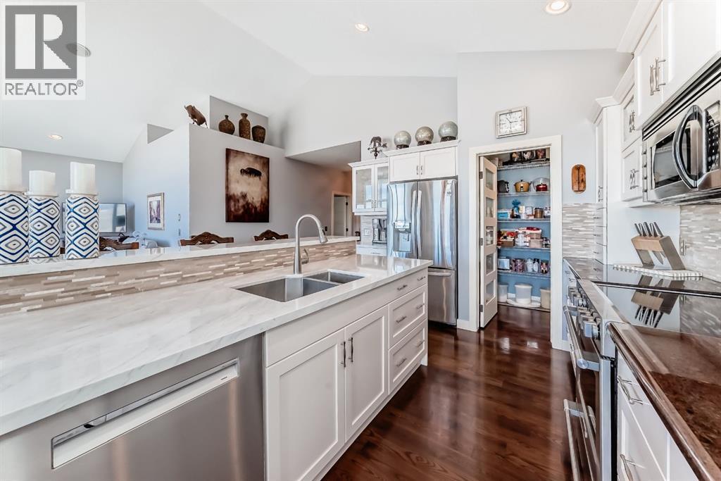 326 Tuscany Ravine Road NW, Calgary, Alberta  T3L 3A8 - Photo 9 - A2306366