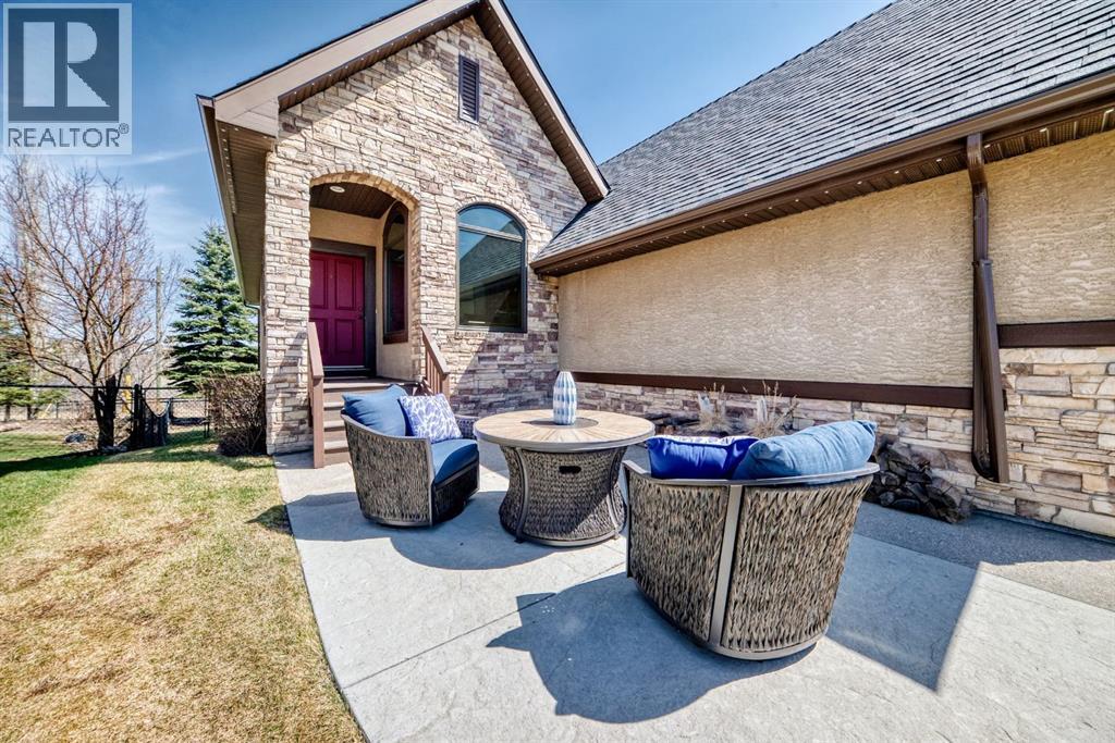326 Tuscany Ravine Road NW, Calgary, Alberta  T3L 3A8 - Photo 2 - A2306366