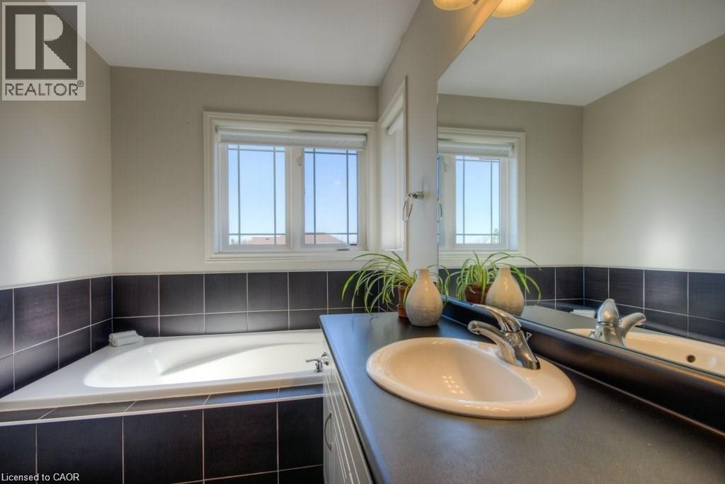 2 Creek Ridge Street, Kitchener, Ontario  N2R 0B5 - Photo 19 - 40827110