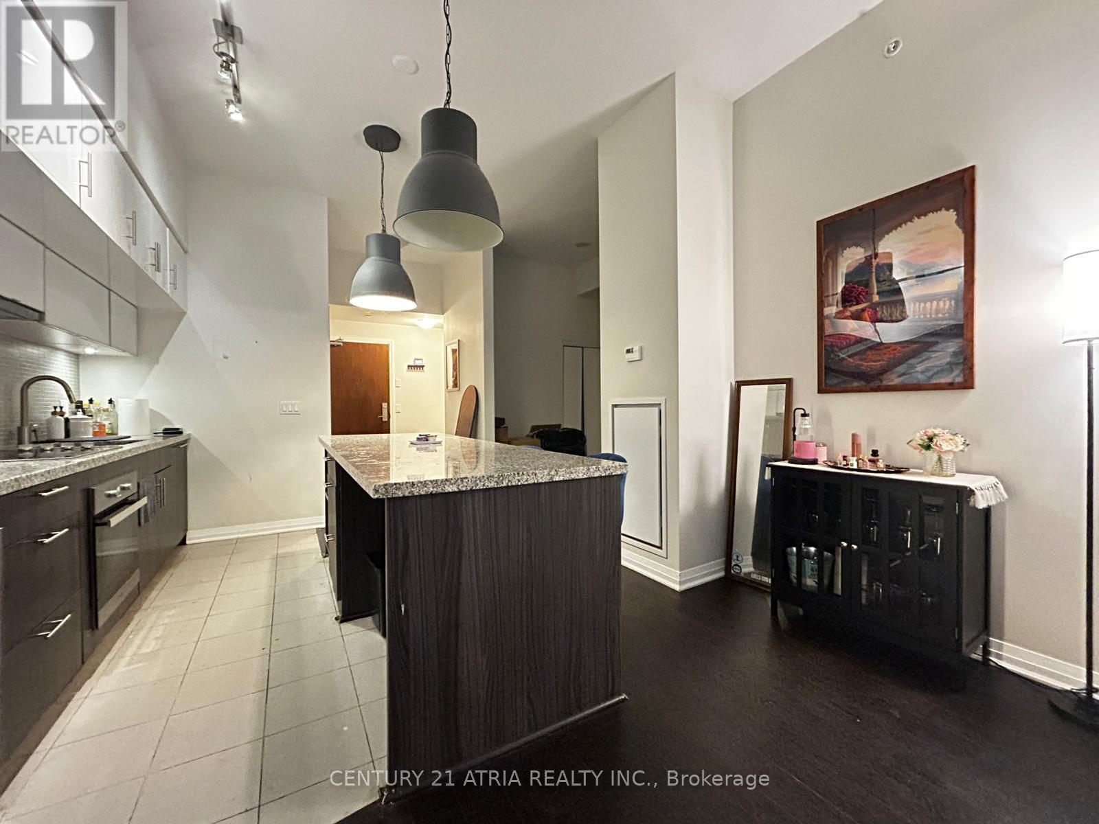 215 - 8 MERCER STREET, Toronto, Ontario