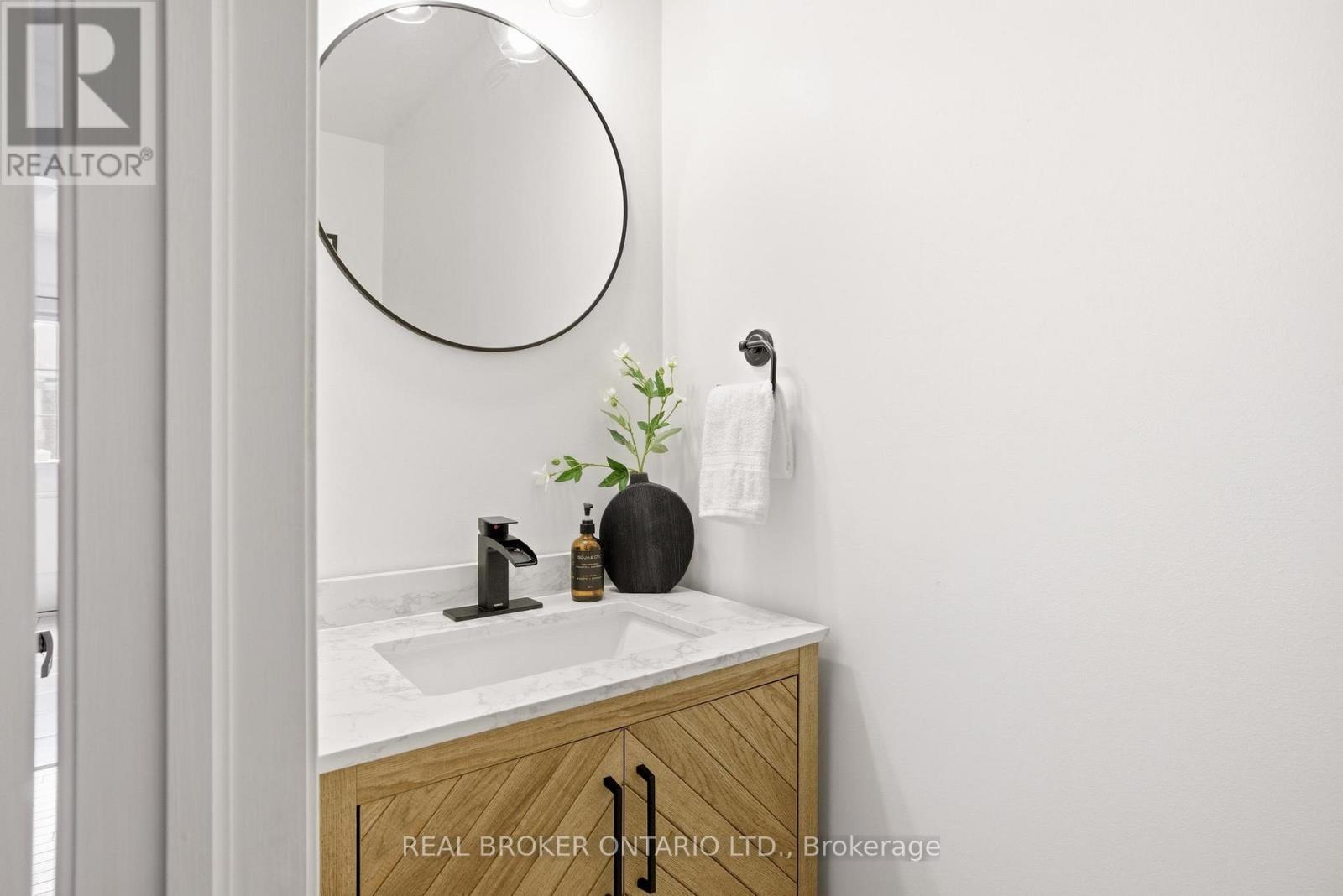 806 Shortreed Crescent, Milton (Co Coates), Ontario  L9T 0E9 - Photo 6 - W13082882