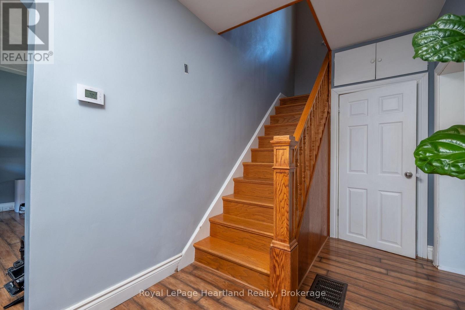 210 Leopold Street, North Huron, Ontario  N0G 2W0 - Photo 15 - X13083064