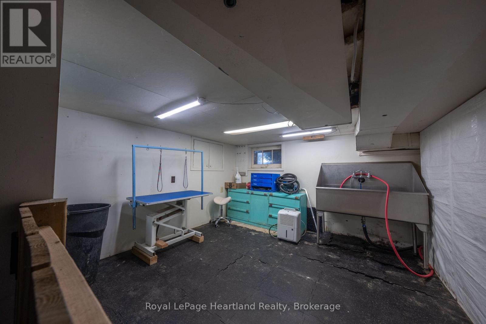 210 Leopold Street, North Huron, Ontario  N0G 2W0 - Photo 26 - X13083064