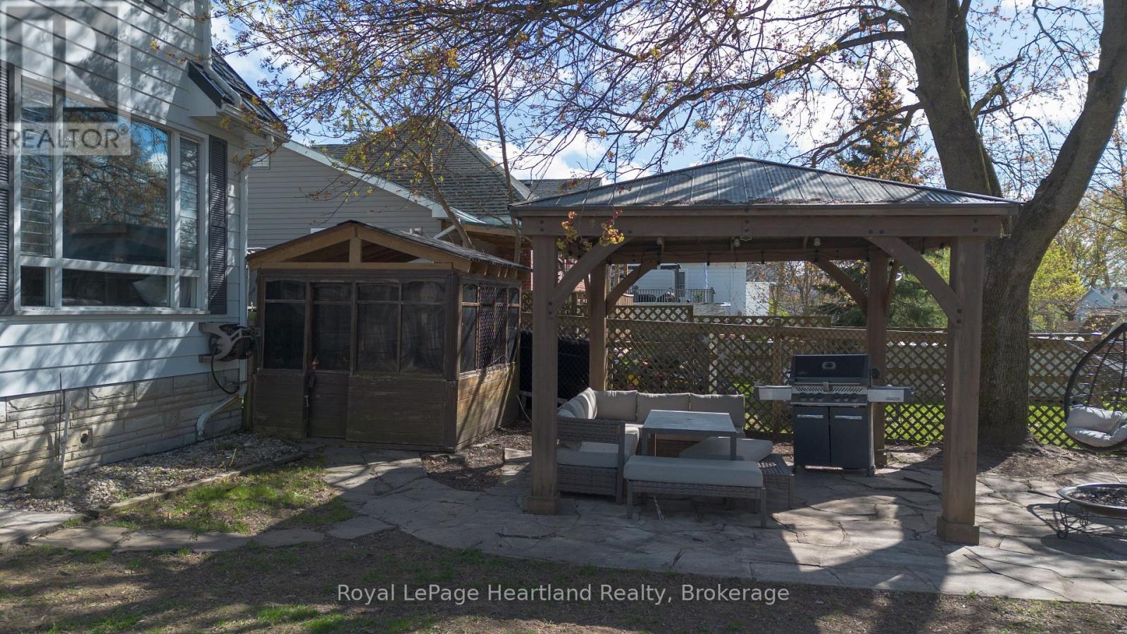 210 Leopold Street, North Huron, Ontario  N0G 2W0 - Photo 29 - X13083064