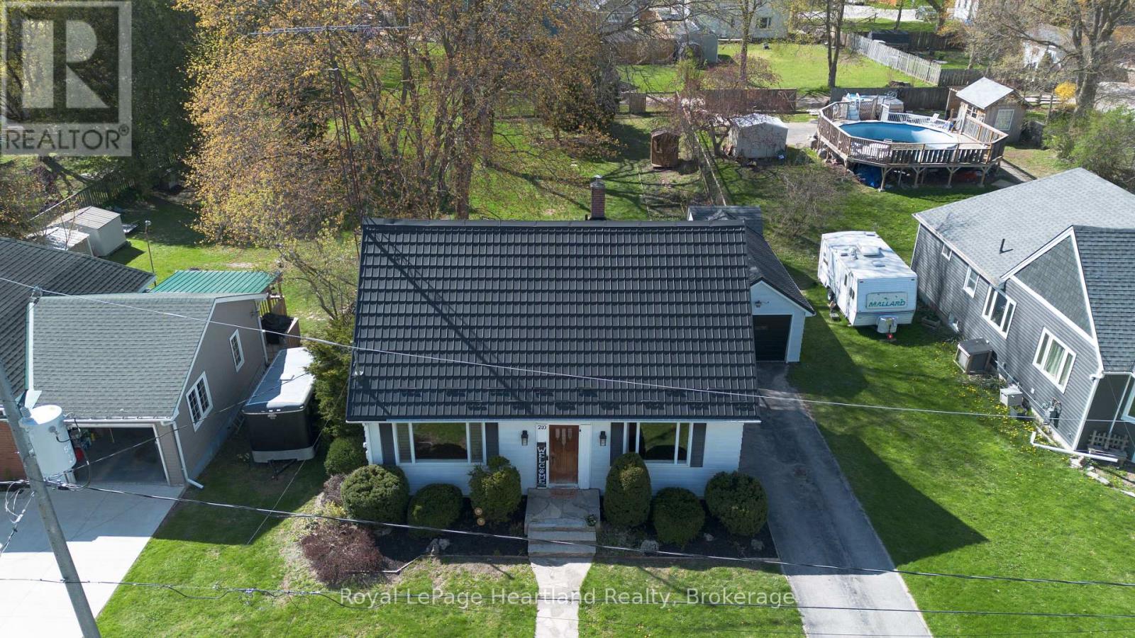 210 Leopold Street, North Huron, Ontario  N0G 2W0 - Photo 3 - X13083064