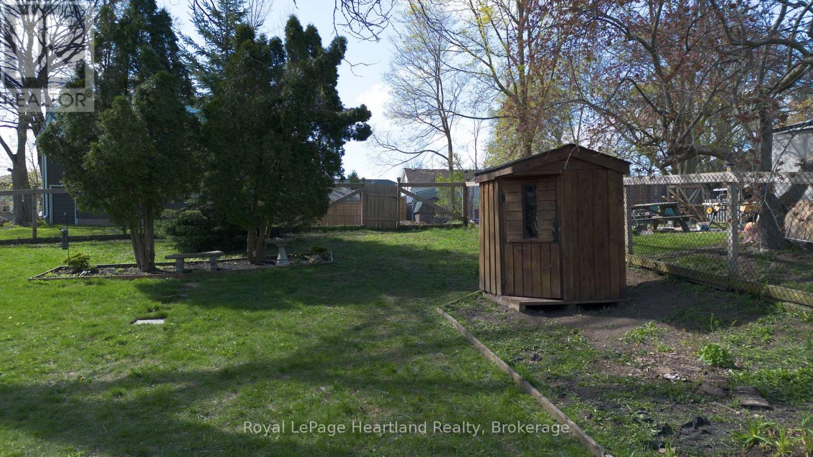 210 Leopold Street, North Huron, Ontario  N0G 2W0 - Photo 30 - X13083064