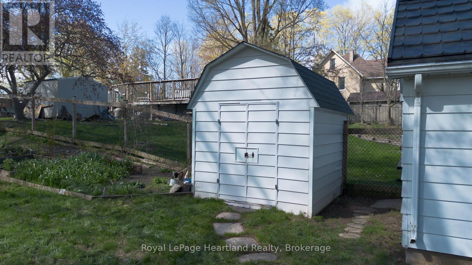 210 Leopold Street, North Huron, Ontario  N0G 2W0 - Photo 32 - X13083064
