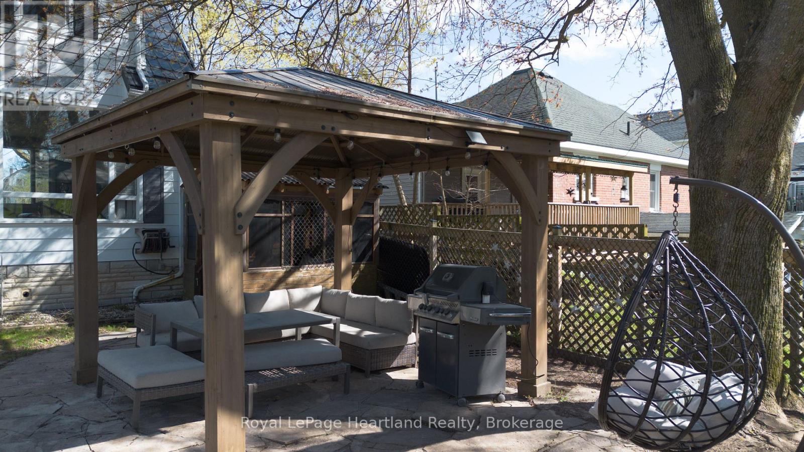 210 Leopold Street, North Huron, Ontario  N0G 2W0 - Photo 33 - X13083064