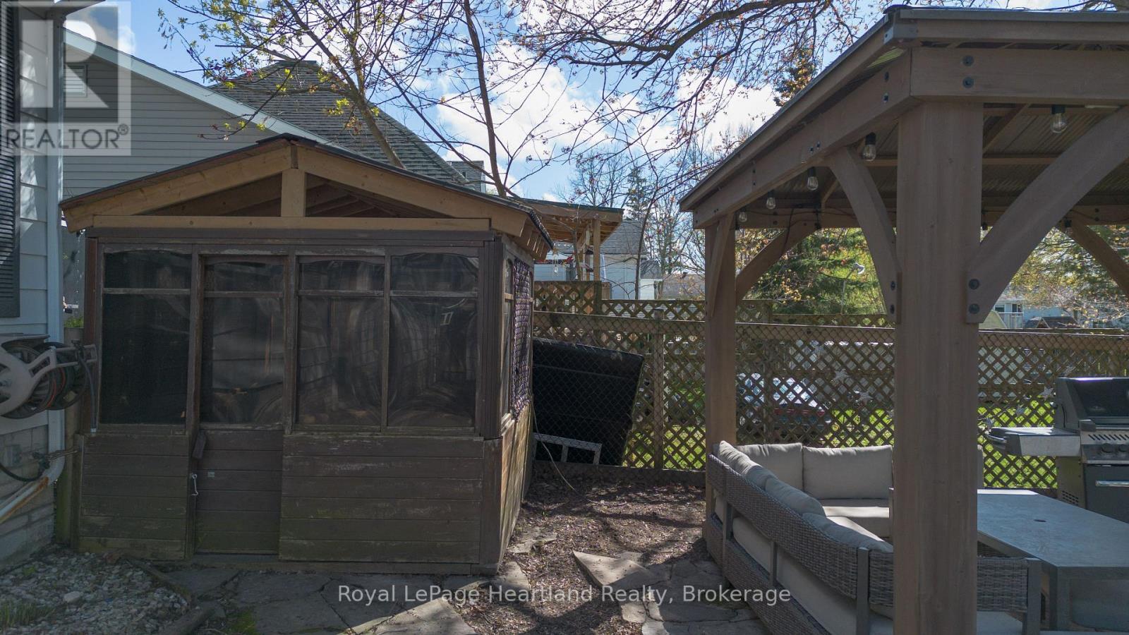 210 Leopold Street, North Huron, Ontario  N0G 2W0 - Photo 34 - X13083064