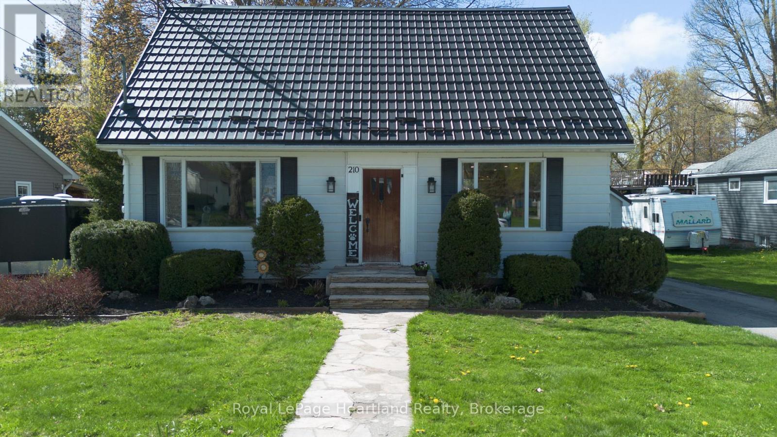 210 Leopold Street, North Huron, Ontario  N0G 2W0 - Photo 36 - X13083064