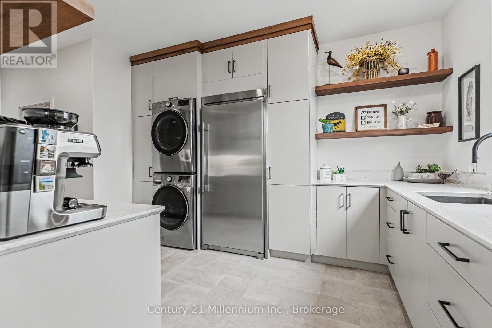 8 Sunset Place, Huron-Kinloss, Ontario  N2Z 0G6 - Photo 25 - X13083152