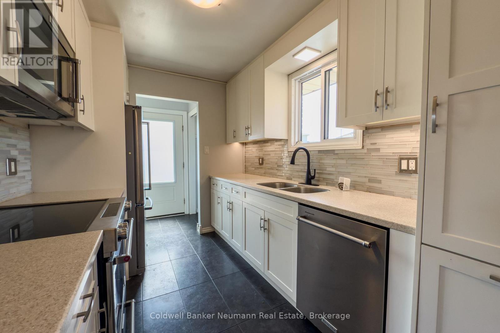 Upper - 37 Dunhill Crescent, Guelph, Ontario  N1H 7Z7 - Photo 6 - X13083154