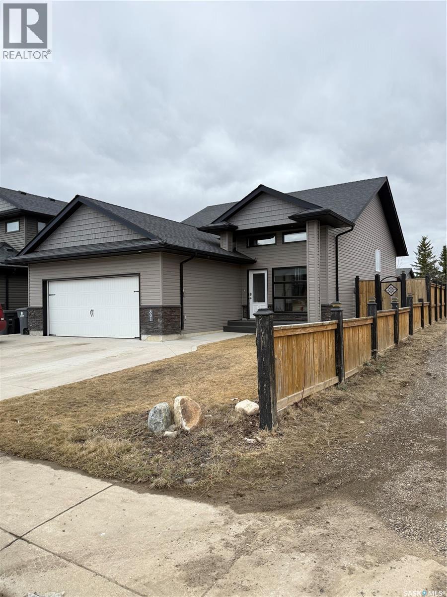 501 REDWOOD CRESCENT, Warman, Saskatchewan