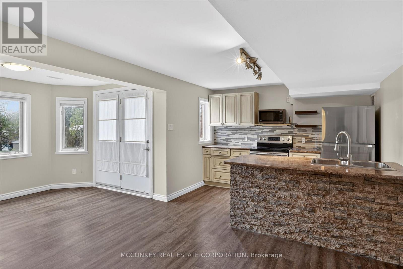 1814 Stratton Avenue, Peterborough (Otonabee Ward 1), Ontario  K9K 2E7 - Photo 31 - X13082870