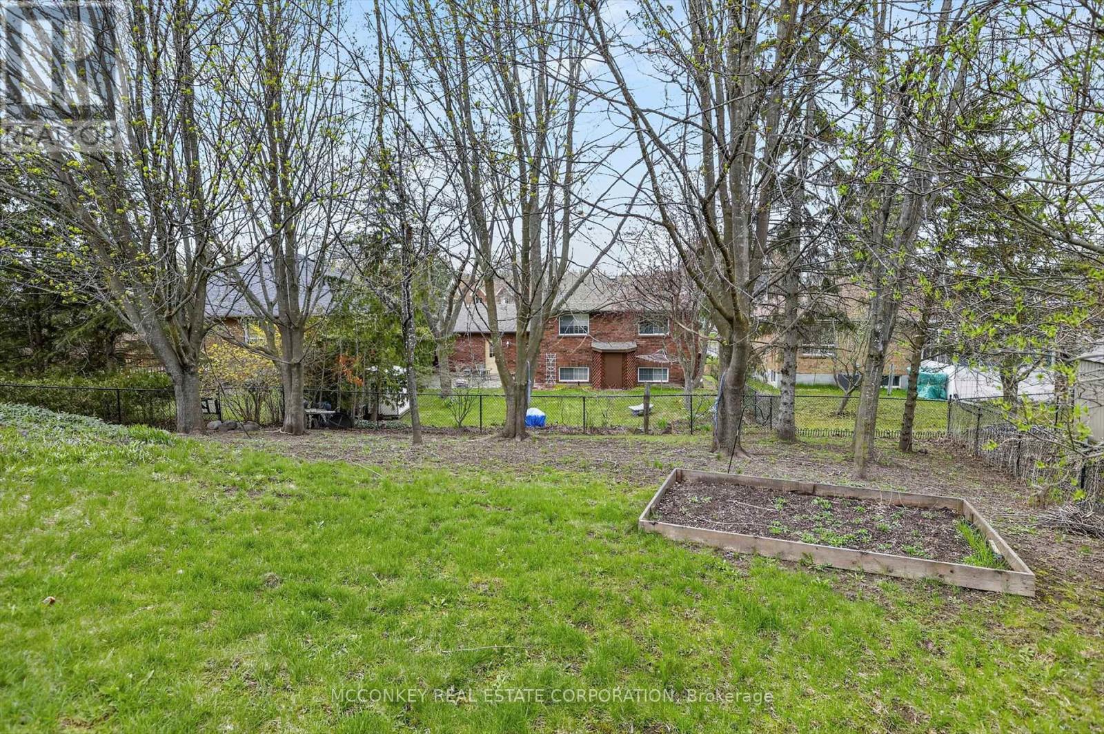 1814 Stratton Avenue, Peterborough (Otonabee Ward 1), Ontario  K9K 2E7 - Photo 46 - X13082870