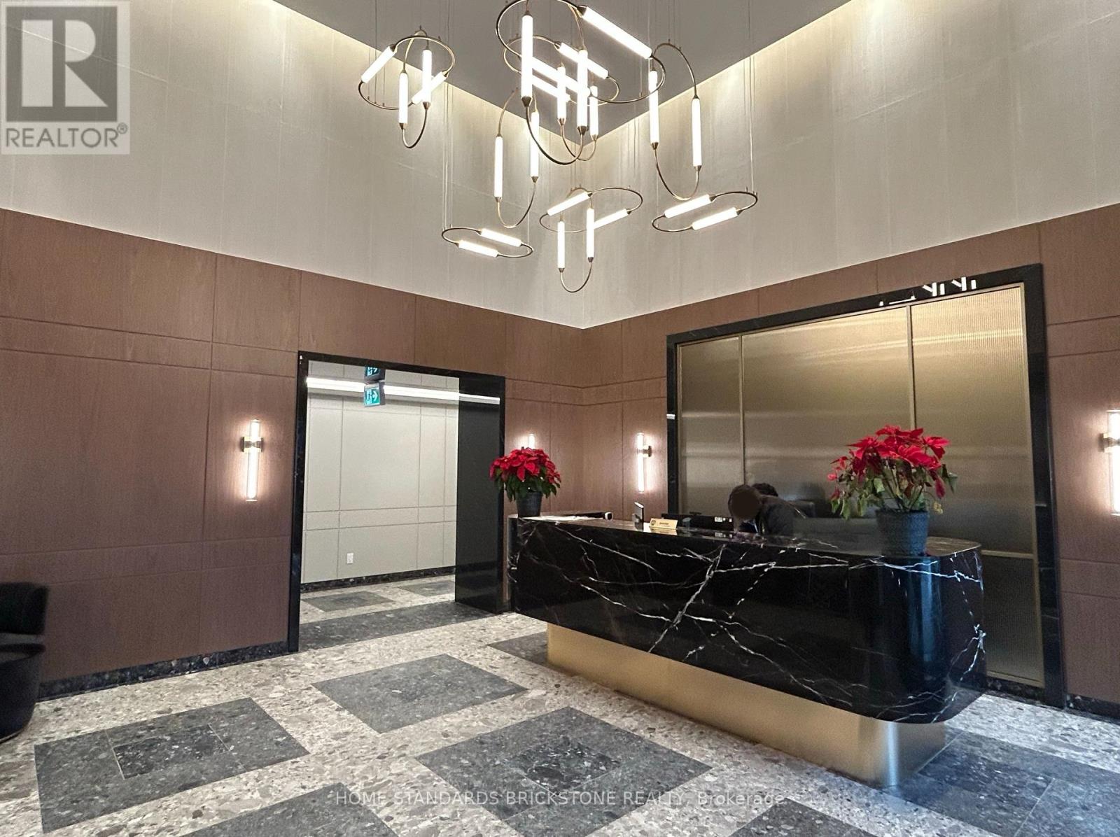 221 - 6 GREENBRIAR ROAD, Toronto, Ontario