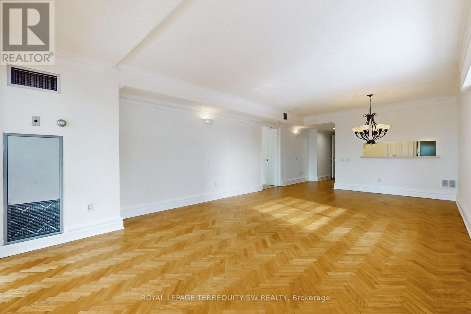 2001 - 71 Simcoe Street, Toronto, Ontario  M5J 2S9 - Photo 11 - C13082962