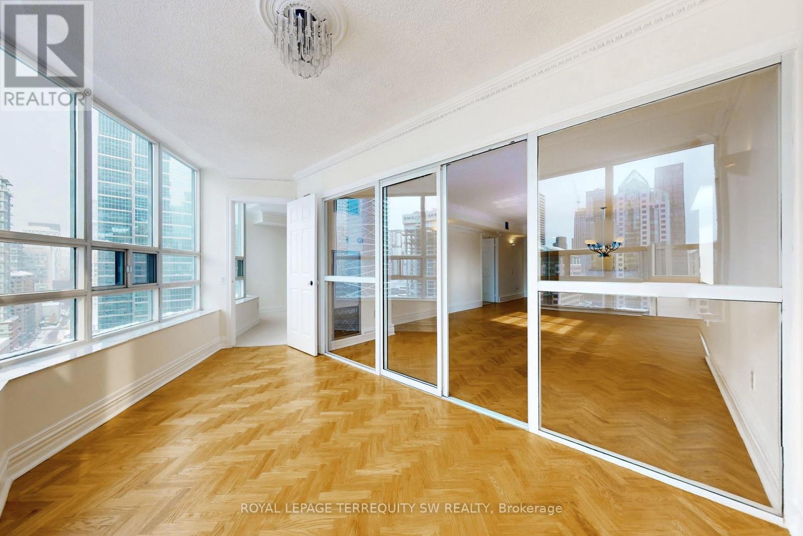 2001 - 71 Simcoe Street, Toronto, Ontario  M5J 2S9 - Photo 14 - C13082962