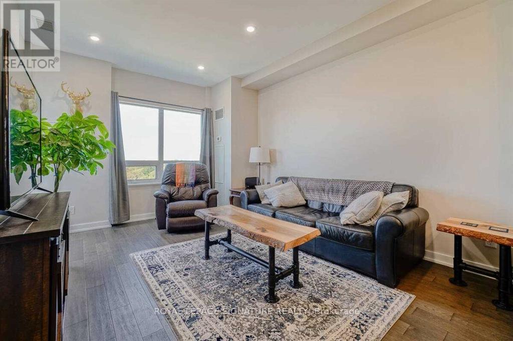 926 - 120 Dallimore Circle, Toronto, Ontario  M3C 4J1 - Photo 4 - C13083000