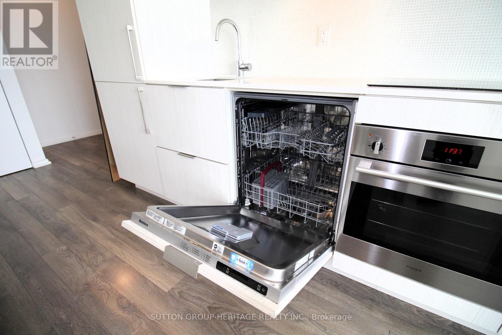 4714 - 197 Yonge Street, Toronto, Ontario  M5B 0C1 - Photo 11 - C13083136