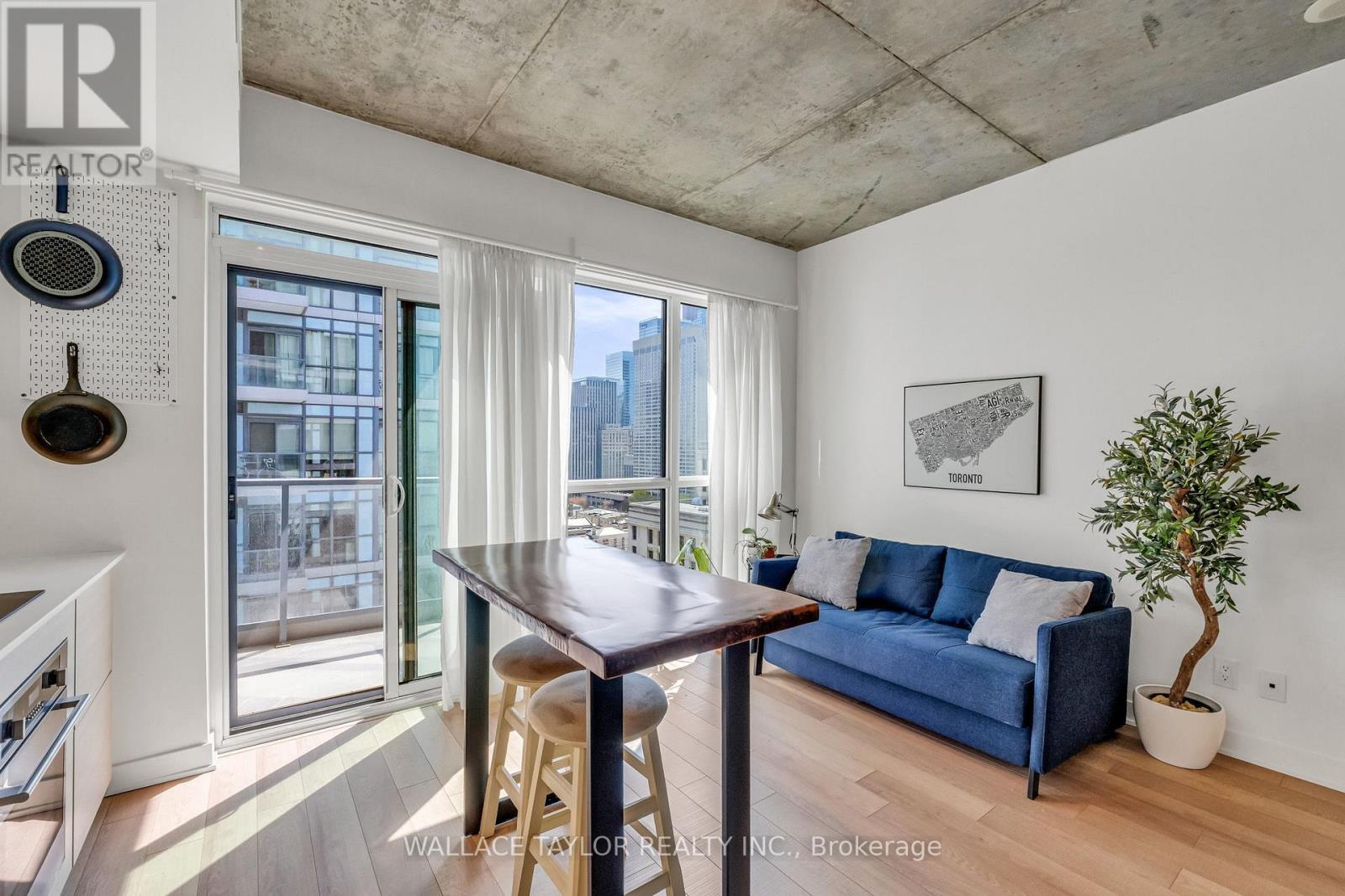 1702 - 210 Simcoe Street, Toronto, Ontario  M5T 0A9 - Photo 10 - C13083170