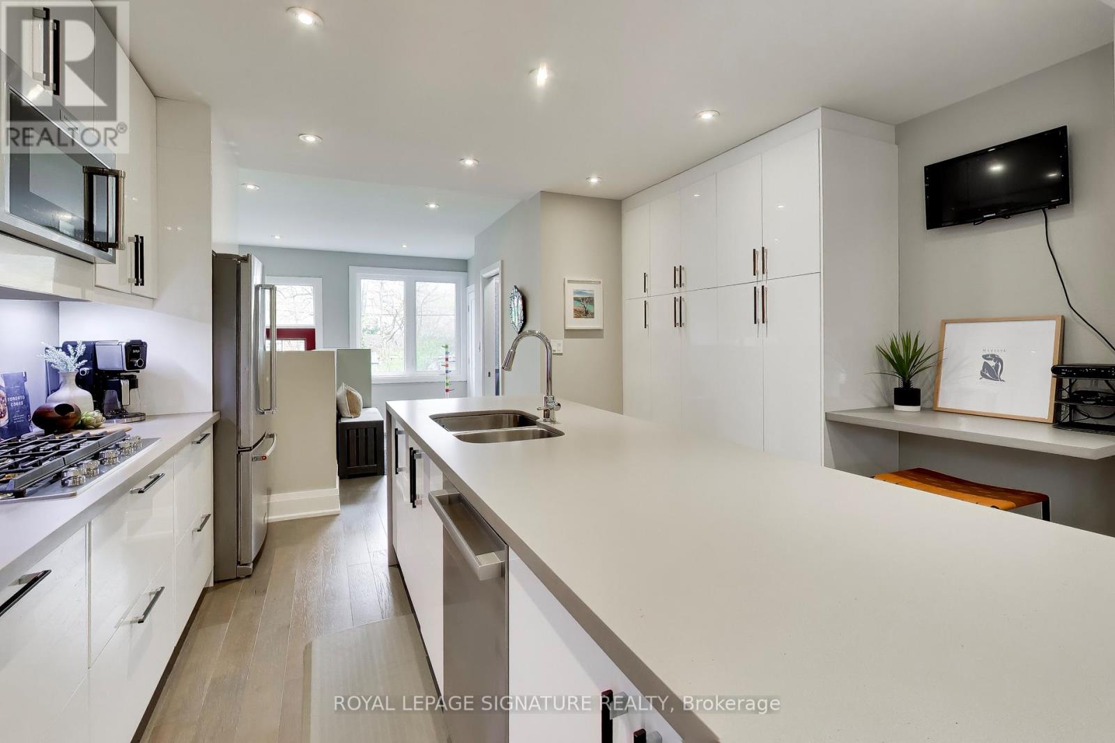 259 Torrens Avenue, Toronto, Ontario  M4J 2P6 - Photo 8 - E13083306